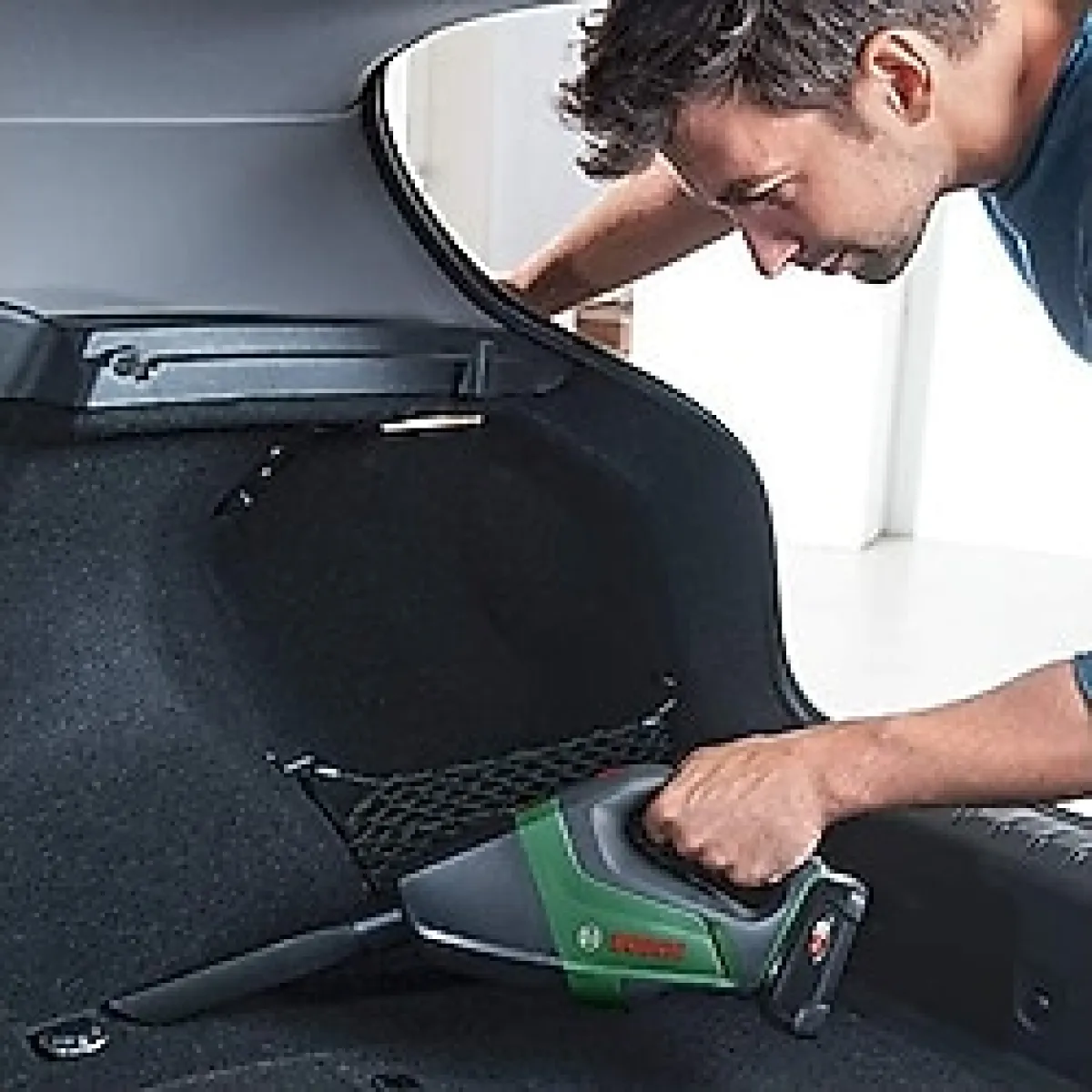 Akülü Elektrikli Süpürge Universalvac 18 (2,5 Ah Akü, 18 Volt Sistem, Kartonda), Yeşil - Ahşap