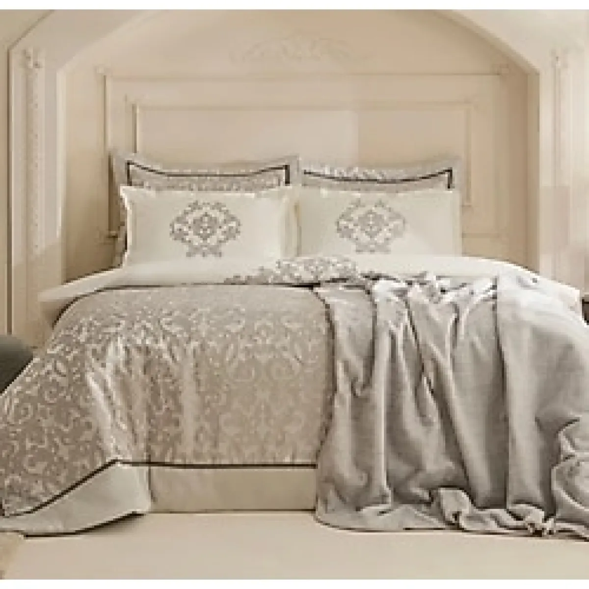 Karaca Home Grace 8 Parça Çift Kişilik Çeyiz Seti Gri