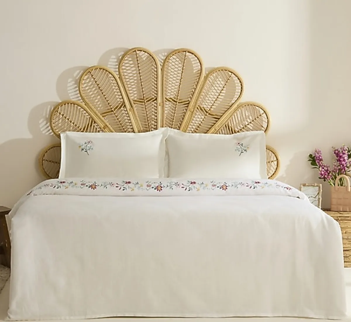 Karaca Home Liana Çiçek Nakışlı Çift Kişilik Pike Takımı