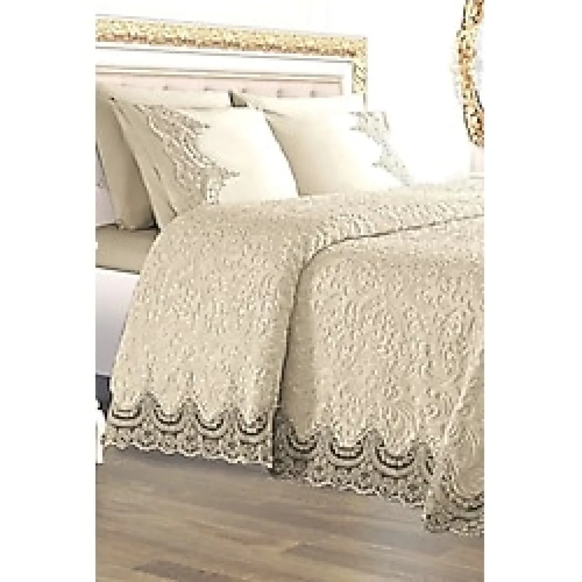 KELEBEK FRANSIZ GÜPÜRLÜ BATTANİYE YATAK ÖRTÜSÜ SETİ