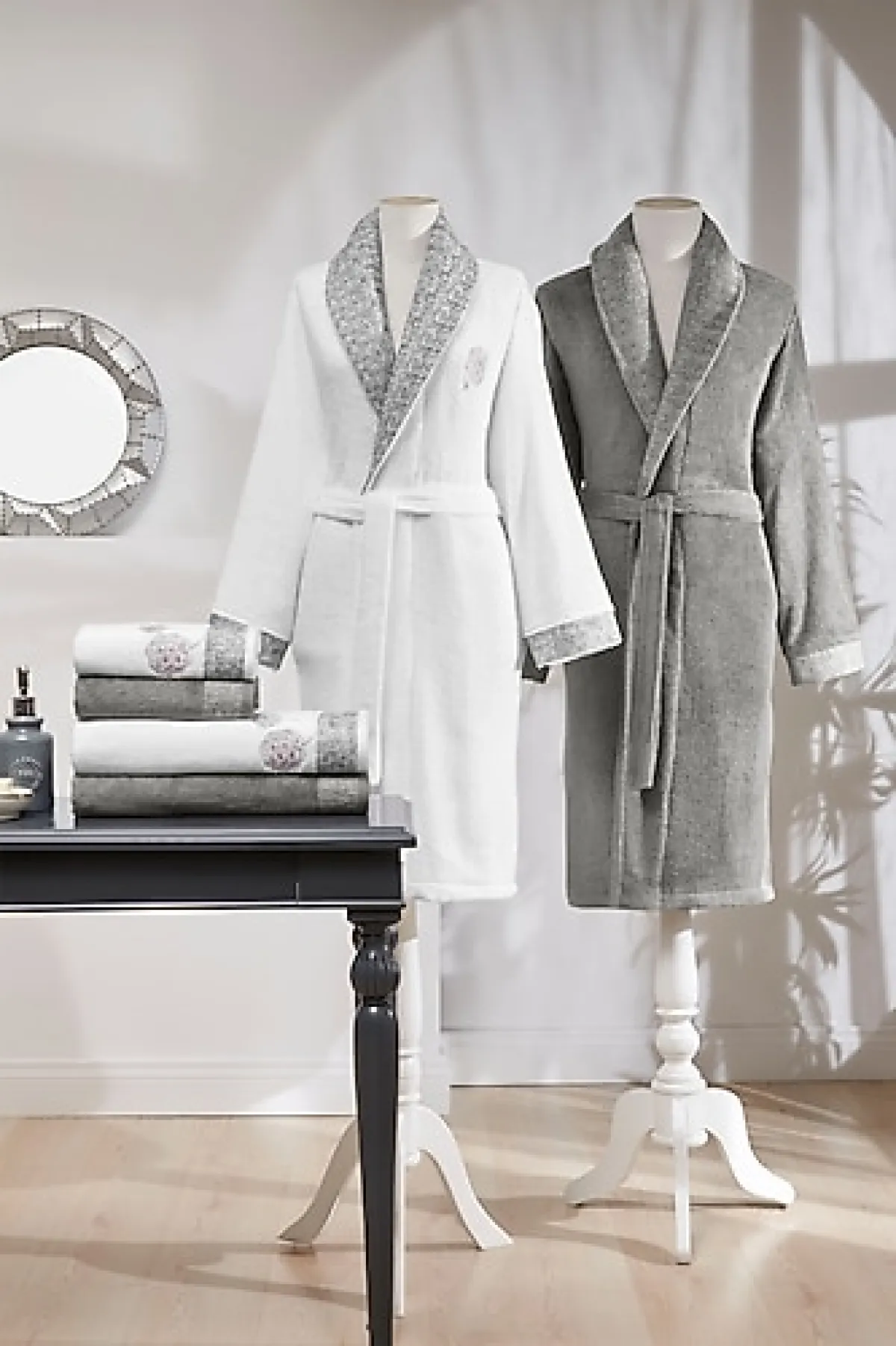 Özdilek Phlox Beyaz-Antrasit Bambu Aile Bornoz Takımı