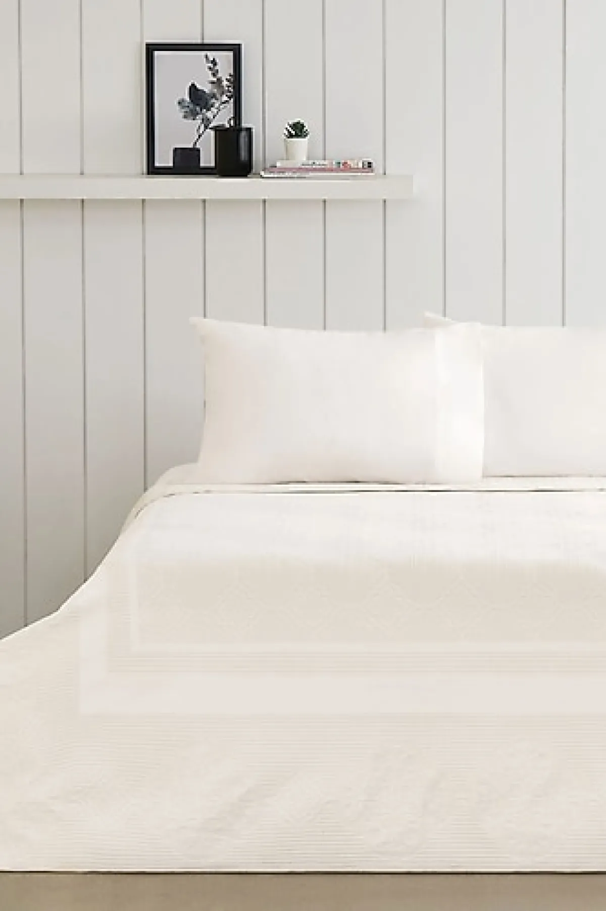 Taç Brenda Ekru Jakarlı Çift Kişilik Pike Takımı