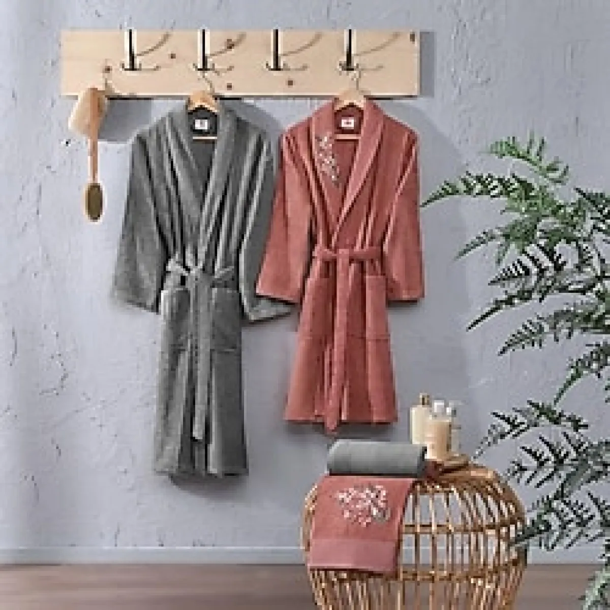 Taç Mimosa 4'lü Bambu Aile Bornoz Seti