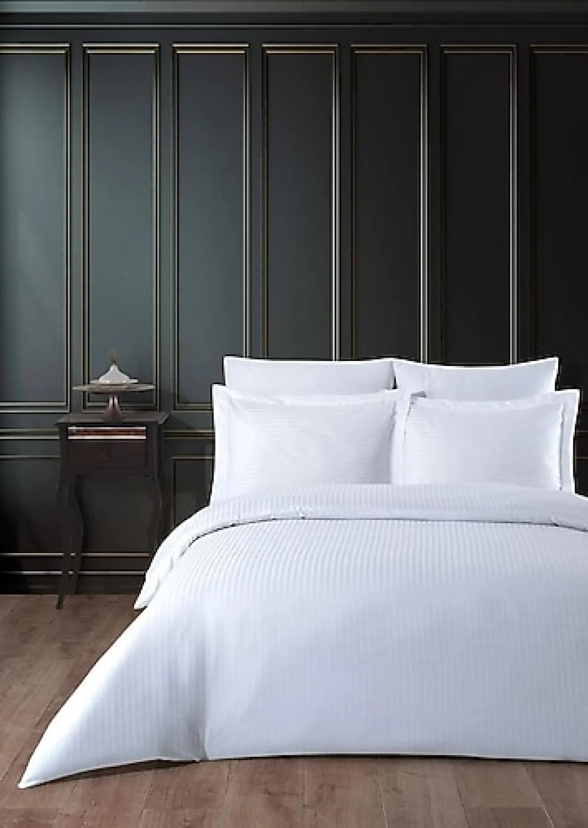 Varol Çizgili Pamuk Saten Beyaz Çift Kişilik Nevresim Takımı