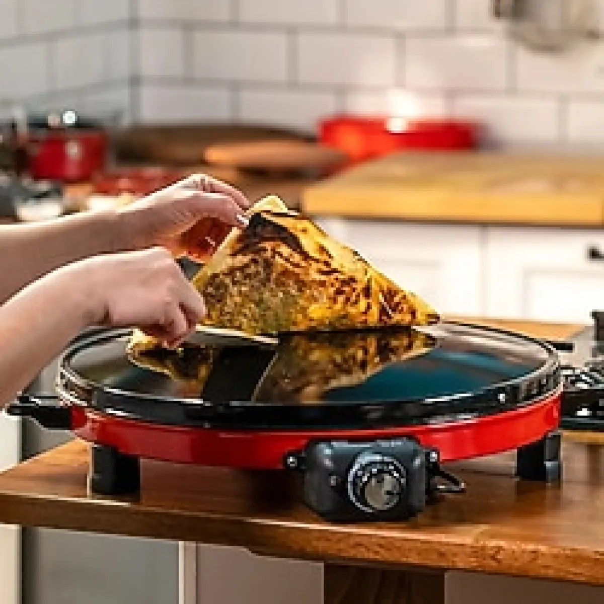 At610 46 Cm Kırmızı Elektrikli Katmer, Bazlama, Gözleme Sacı, Termostatlı, Büyük Boy, Eşit Isı Dağılımı