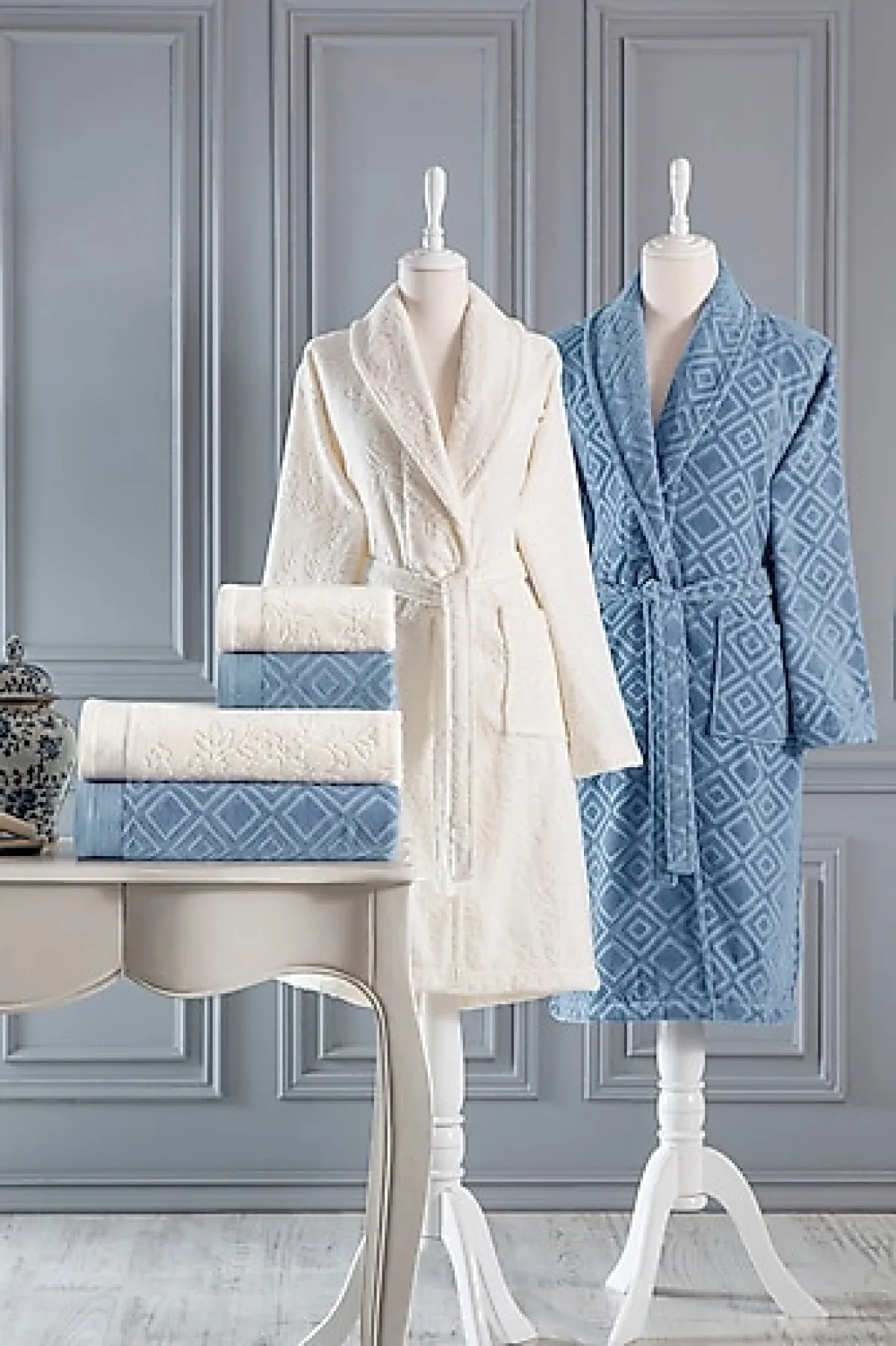 Özdilek Pastoral Krem Lacivert Aile Bornoz Takımı