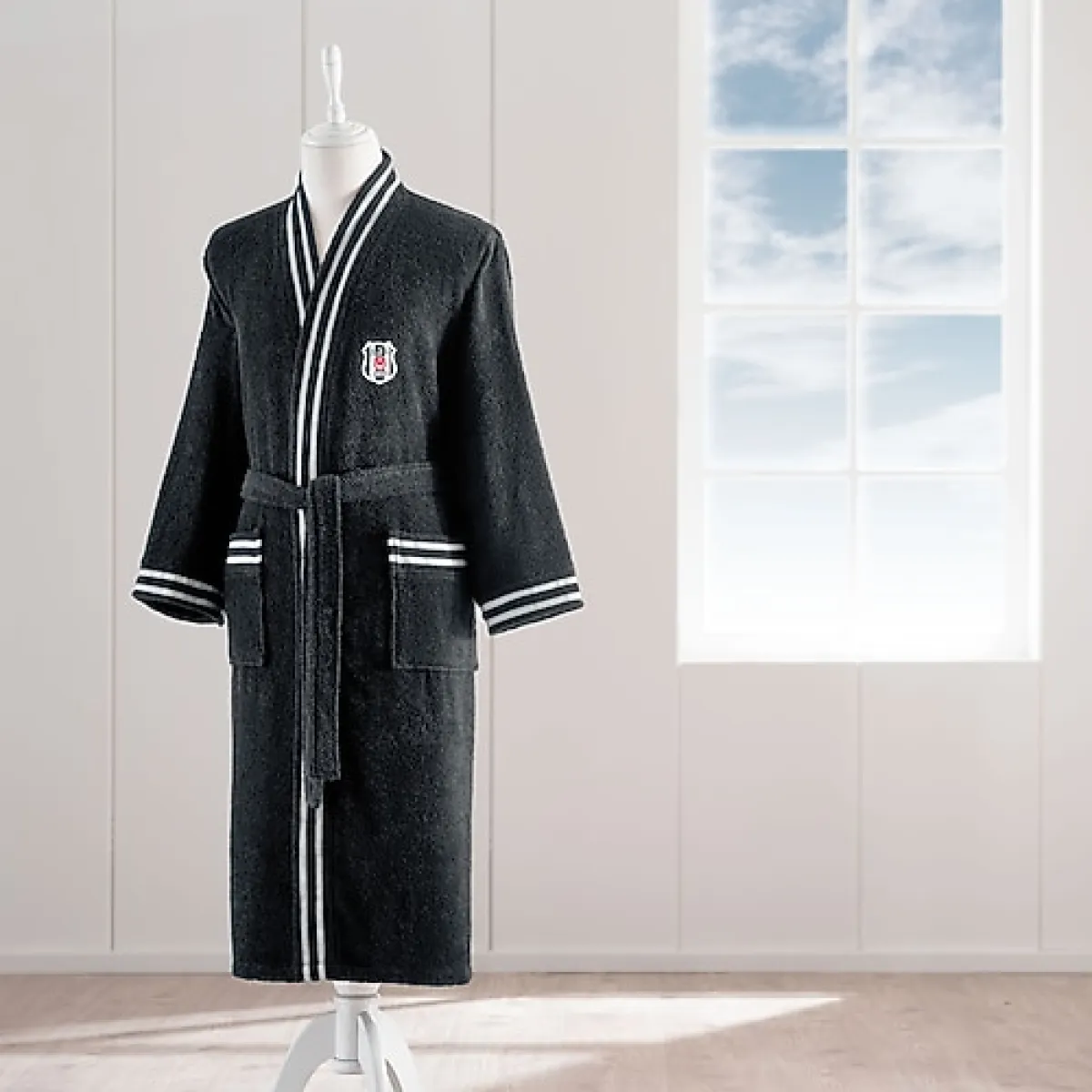 Taç Beşiktaş Siyah Beyaz Lisanslı Bornoz